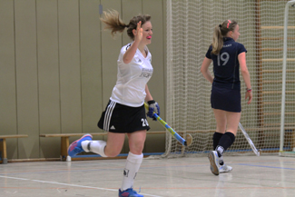 Sieg in Richtung Klassenerhalt: Die Hockey-Damen des 1. Hanauer THC schlagen am 1.2.2015 die Stuttgarter Kickers