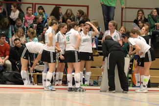 Sieg in Richtung Klassenerhalt: Die Hockey-Damen des 1. Hanauer THC schlagen am 1.2.2015 die Stuttgarter Kickers