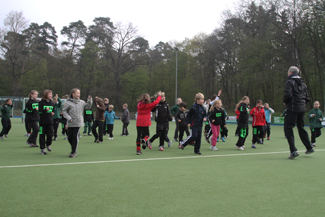 Über 40 Kinder waren beim Hockey-Ostercamp 2012 im 1. Hanauer THC dabei!
