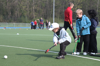 Über 40 Kinder waren beim Hockey-Ostercamp 2012 im 1. Hanauer THC dabei!