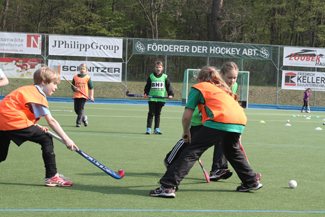 Über 40 Kinder waren beim Hockey-Ostercamp 2012 im 1. Hanauer THC dabei!