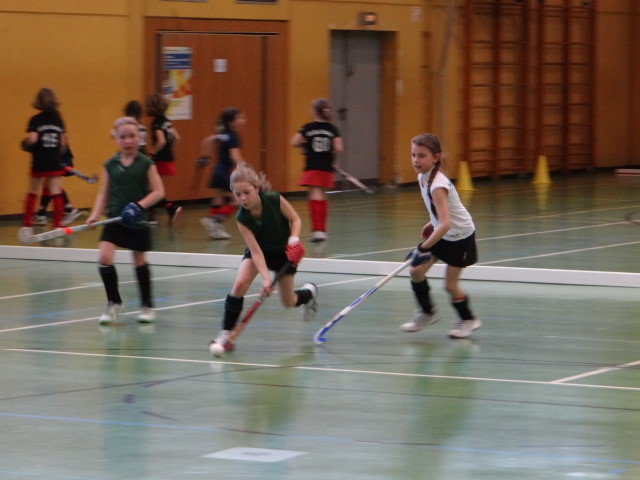 Die Mädchen D des 1. Hanauer THC in Bad Nauheim