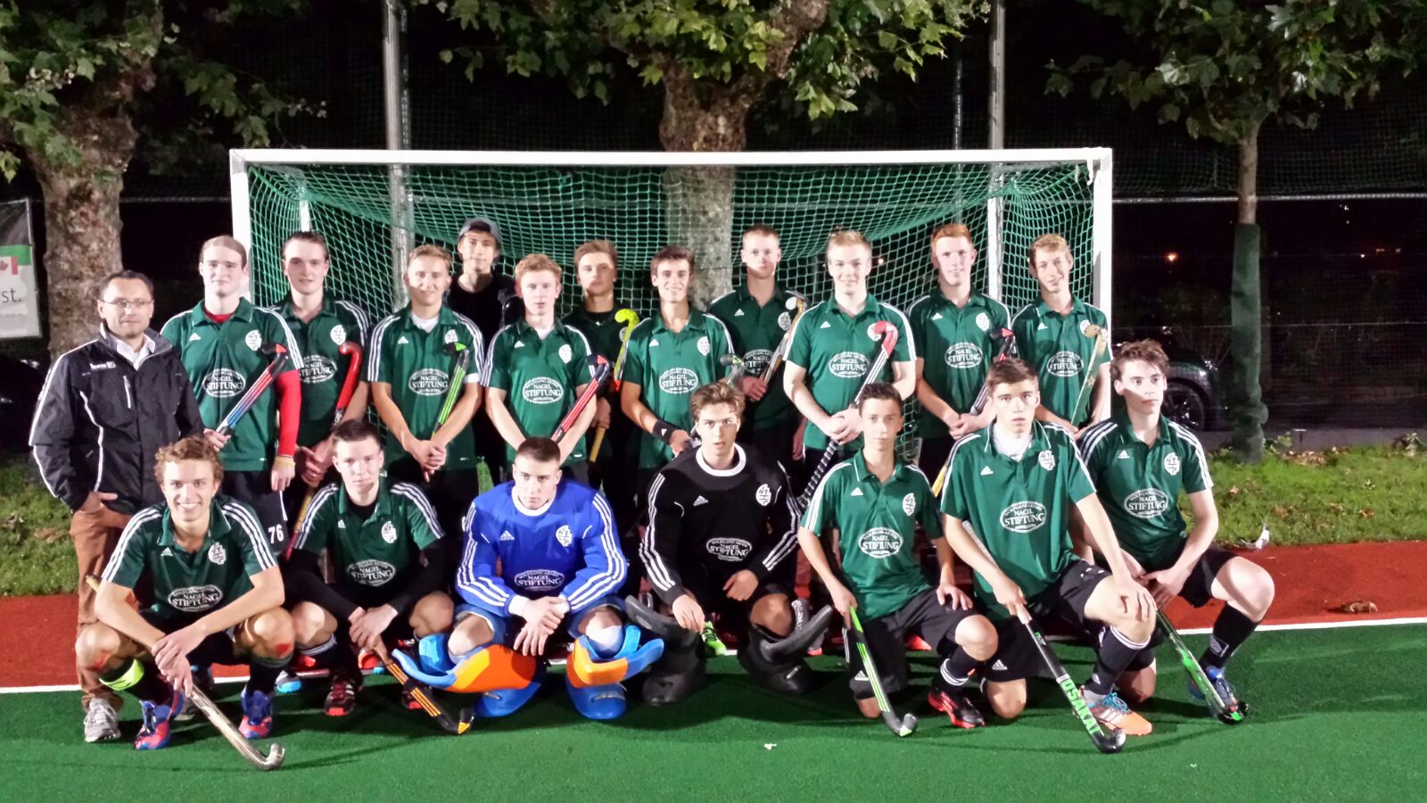 Fahren zur Zwischenrunde der Deutschen Feldhockeymeisterschaft 2015: Die MJA des 1. Hanauer THC e.V.