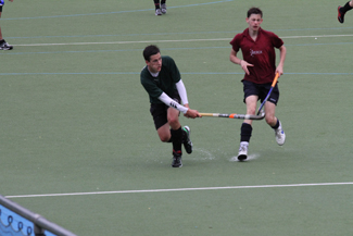 Vorwärtsgang der MJA des 1. Hanauer THC im Spiel gegen TEC Darmstadt