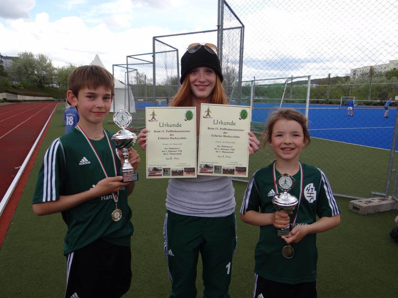 Die C und B Mädchen des 1. Hanauer THC e.V. nahmen auch 2015 am Puffbohnenturnier in Erfurt teil