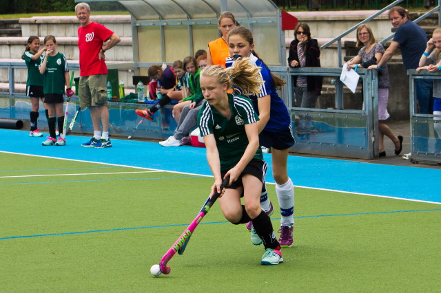 Die B Mädchen des 1. Hanauer THC e.V. beim Eintopf-Pokal 2015 des RTHC Leverkusen