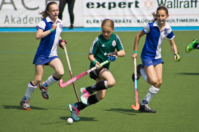 Die B Mädchen des 1. Hanauer THC e.V. beim Eintopf-Pokal 2015 des RTHC Leverkusen