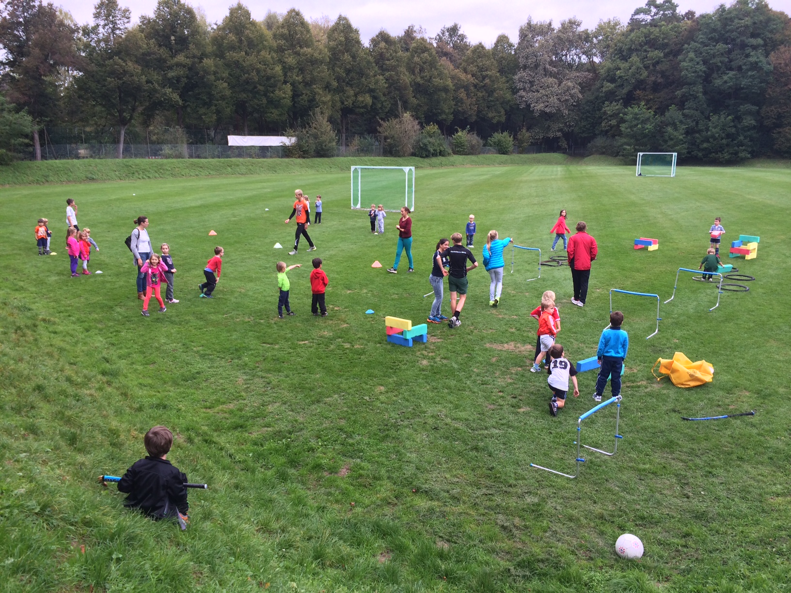 THC Nachwuchs - die Minis im Hockeytraining!