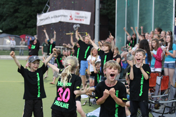 Begeisterung pur: das Trainer-Betreuer-Spiel am Sonntagabend