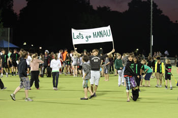 Begeisterung pur: das Trainer-Betreuer-Spiel am Sonntagabend