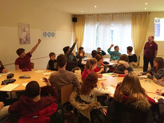 Gut besucht: Der Schiedsrichterlehrgang im 1. Hanauer THC am 13.12.2014