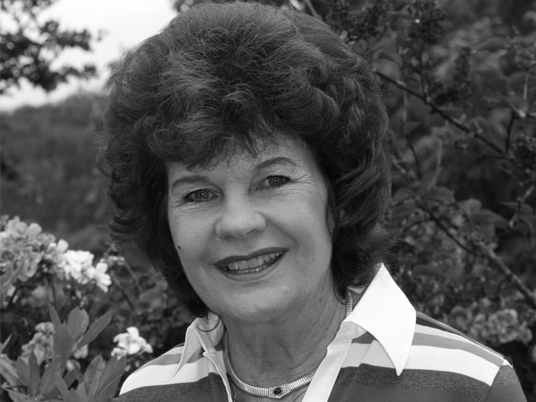 Helga Hoesl-Thaw