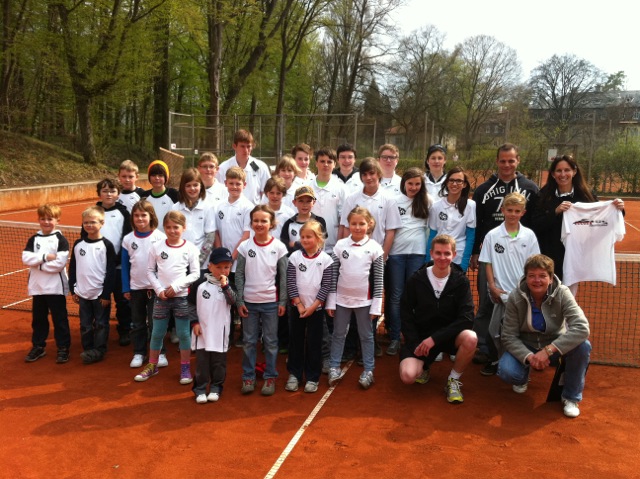 Jürgen Zoubek sponsort die Tennisabteilung des 1. Hanauer THC e.V.